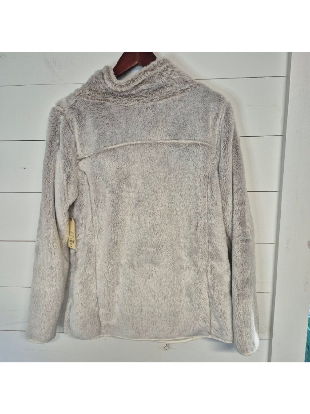 St. Johns Bay Womens Faux Fur Pullover Jacket Small Taupe Shadow Plush Long Slee - Picture 8 of 9